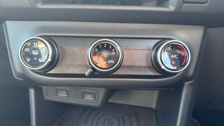 Vauxhall Frontera 83kW Design 44kWh 5dr Auto Electric Estate